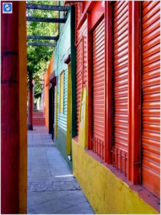 Porta de enrolar e porta seccionada: quais são as diferenças?
