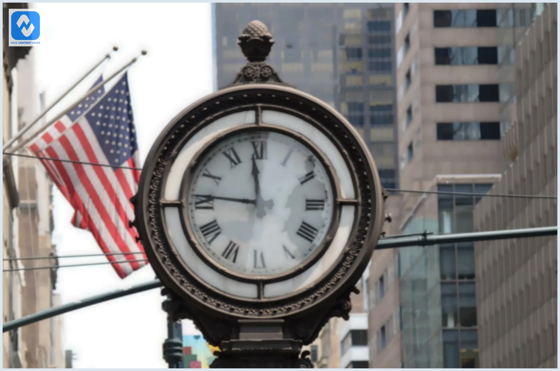 Que horas são nos Estados Unidos? Conheça os 7 fusos horários do país! Relógio de pendulo em Nova York