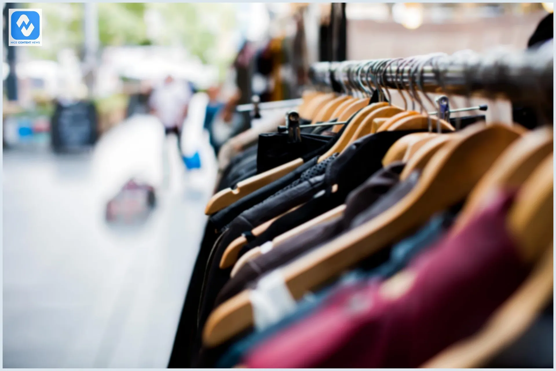 9 cidades para comprar roupas para revender Arara com roupas para revender