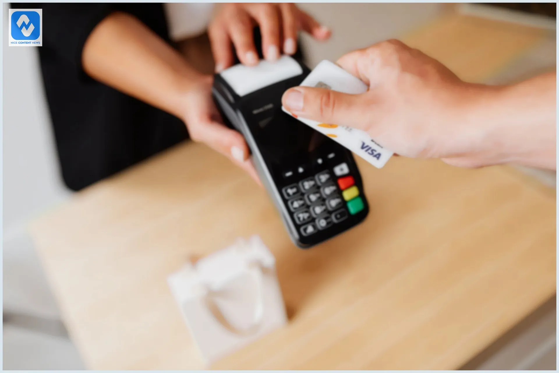 Quem paga a taxa da máquina de cartão? 3 opções