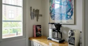 A cafeteira compacta que revolucionou cozinhas pequenas