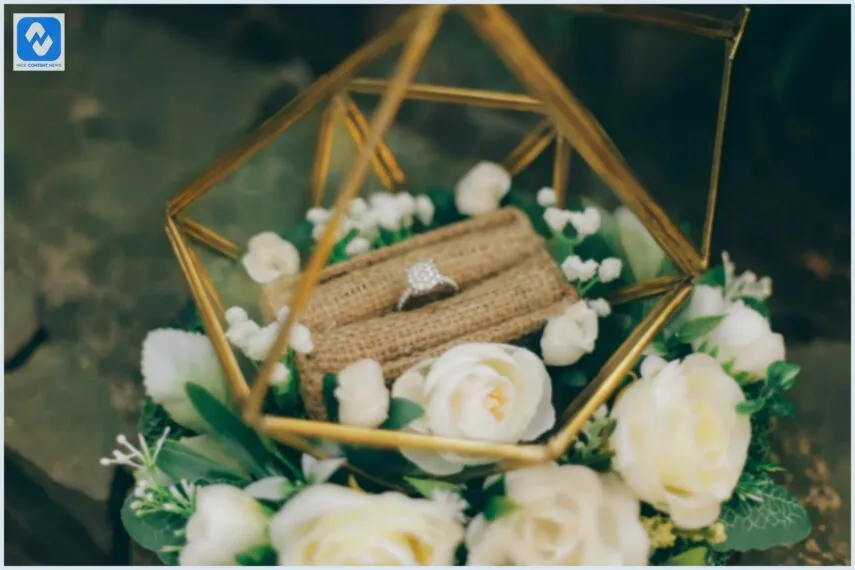 Diamantes pequenos que parecem maiores no dedo