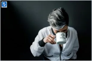 Dicas de como aceitar seu cabelo grisalho e transformar essa fase em autoestima