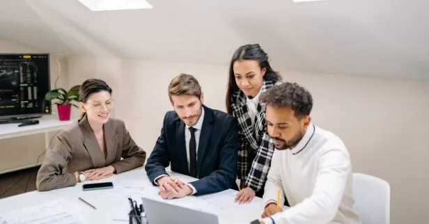 Mobilidade Inteligente: O Valor Estratégico da Terceirização de Frotas Corporativas