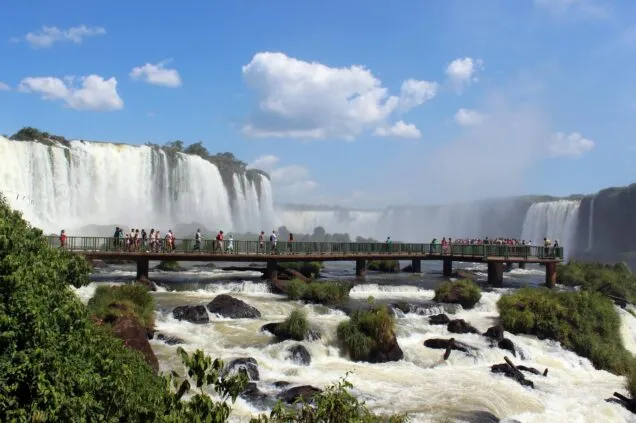 Foz do Iguaçu: natureza grandiosa e experiências únicas na tríplice fronteira